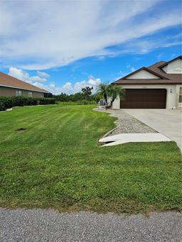 Picture of 13008 SW Pembroke Circle S, Lake Suzy, FL 34269