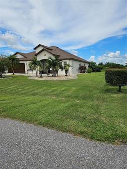 Picture of 13008 SW Pembroke Circle S, Lake Suzy, FL 34269