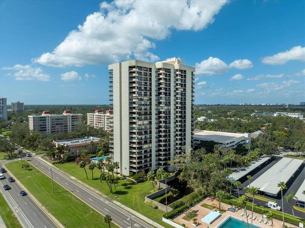 Picture of 2413 Bayshore Boulevard Unit 1401, Tampa, FL 33629