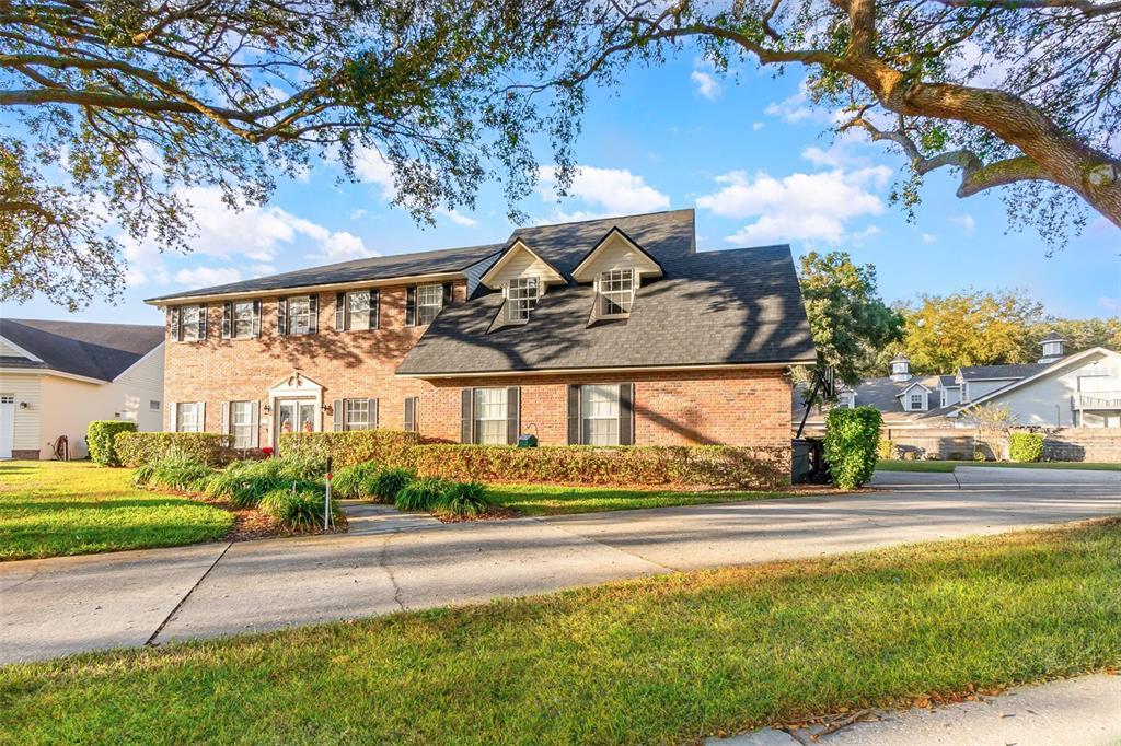 Picture of 5171 Deeson Pointe Court, Lakeland, FL 33805