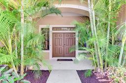 Picture of 524 Oak Bay Drive, Osprey, FL 34229