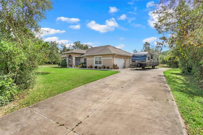 Picture of 31728 Nutmeg Avenue, Eustis FL 32736