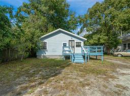 Picture of 425 NW 6Th Place, Gainesville, FL 32601