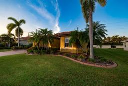 Picture of 6935 74Th Street Circle E, Bradenton, FL 34203