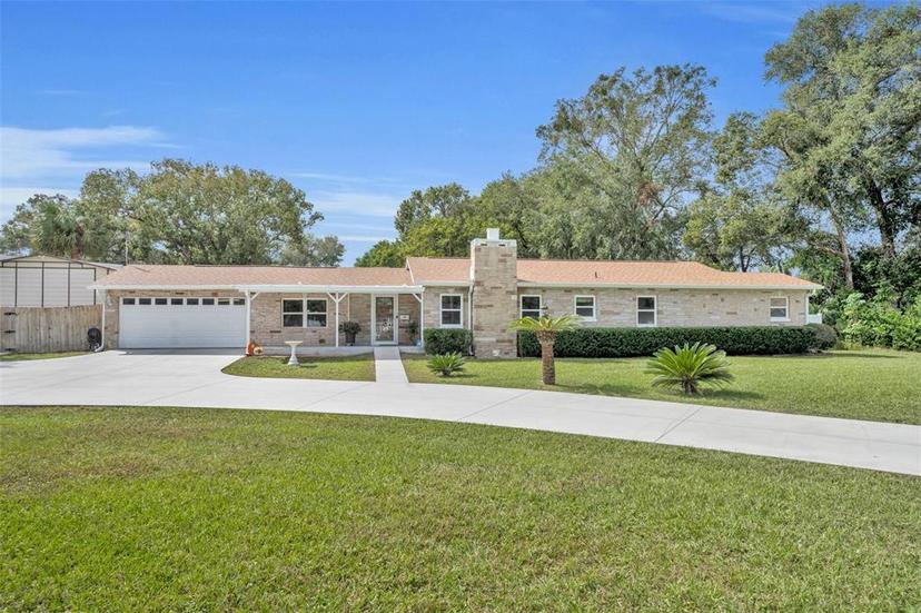 Picture of 400 W Graves Avenue, Orange City FL 32763