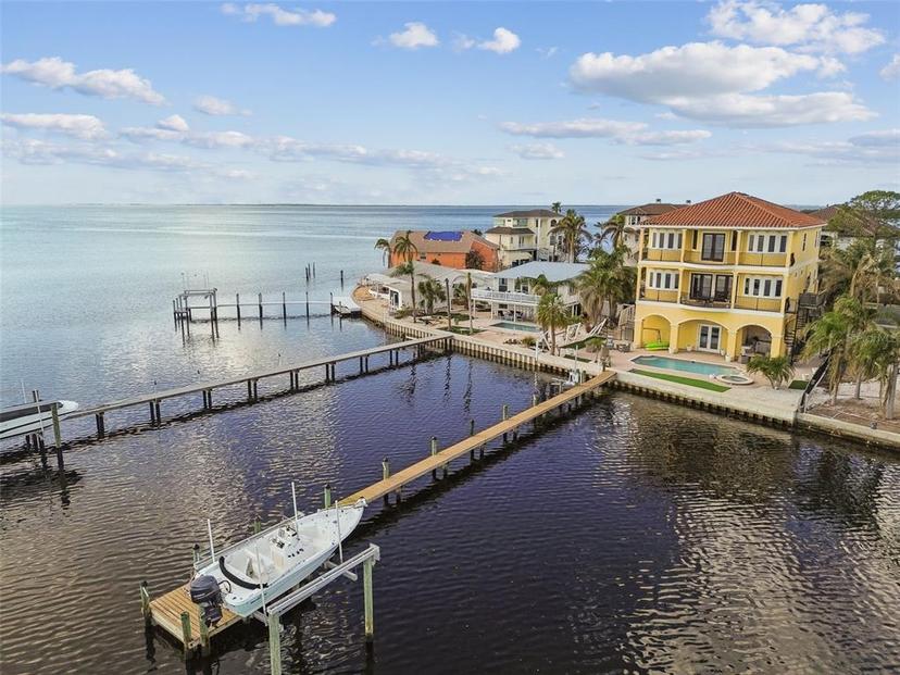 Picture of 1679 Sea Breeze Drive, Tarpon Springs FL 34689