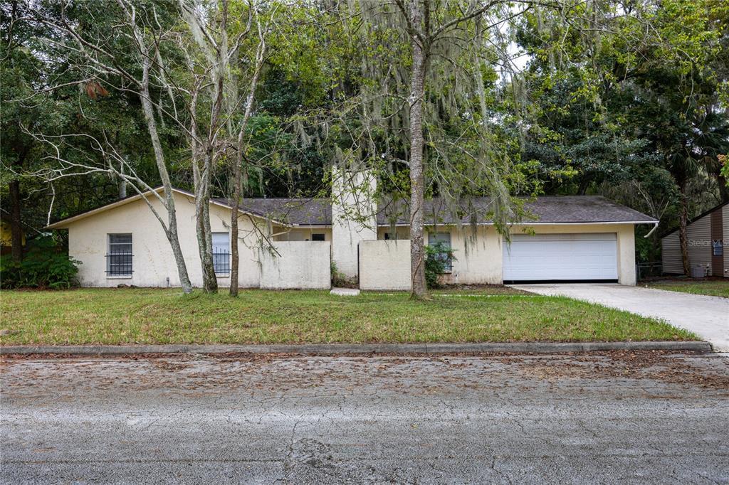 Picture of 1101 SW 19Th Place, Gainesville, FL 32601