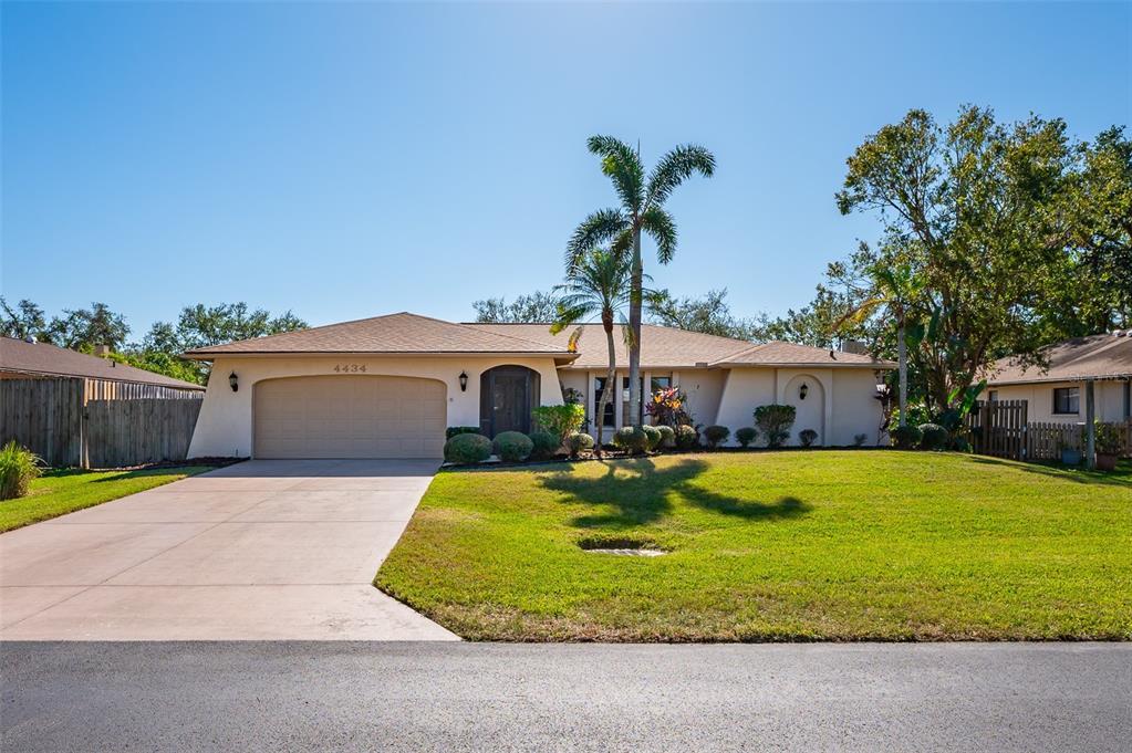 Picture of 4434 Meadow Creek Circle, Sarasota, FL 34233