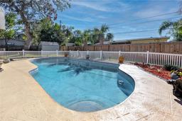 Picture of 11624 Pinedale Avenue, Seminole, FL 33772