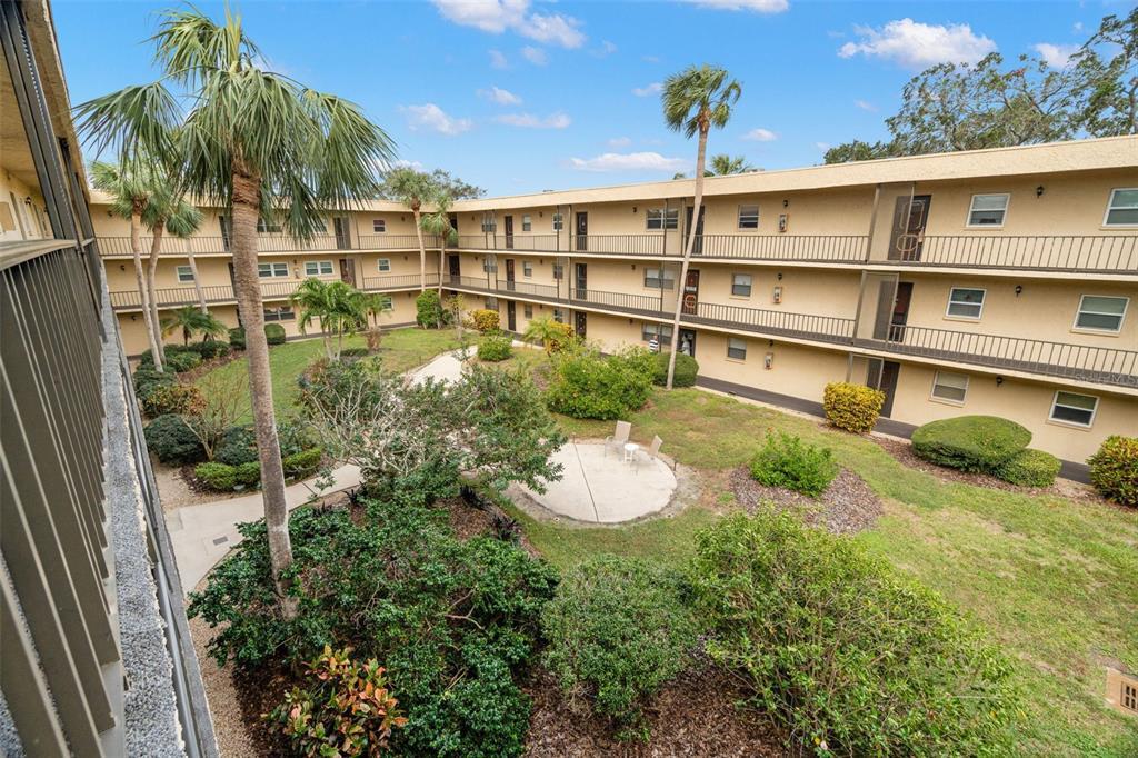 Picture of 11485 Oakhurst Road Unit 322, Largo, FL 33774