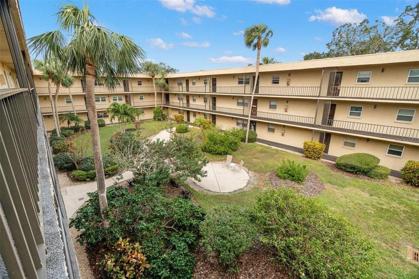 Picture of 11485 Oakhurst Road Unit 322, Largo FL 33774