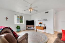 Picture of 1600 W Lake Parker Drive Unit C1, Lakeland, FL 33805