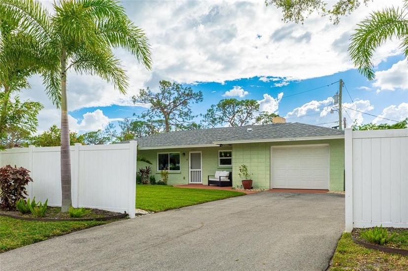 Picture of 4817 Sarasota Avenue, Sarasota FL 34234