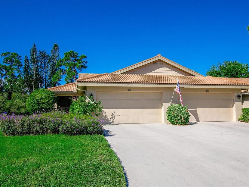 Picture of 7187 Wood Creek Drive Unit 10, Sarasota FL 34231