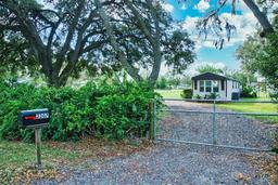 Picture of 2307 Fritzke Road, Dover, FL 33527