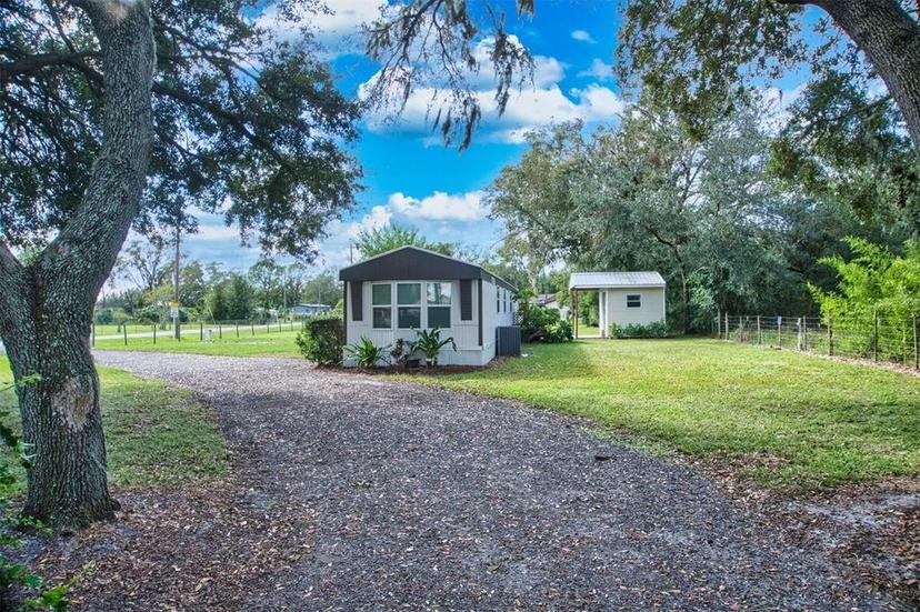 Picture of 2307 Fritzke Road, Dover FL 33527