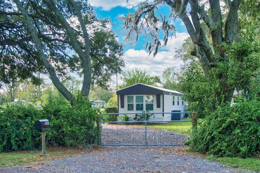 Picture of 2307 Fritzke Road, Dover FL 33527