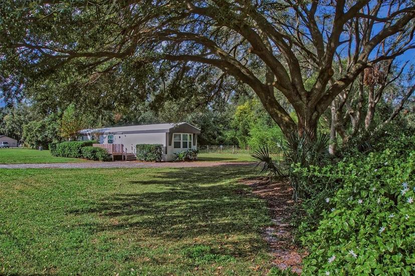 Picture of 2307 Fritzke Road, Dover FL 33527