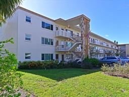 Picture of 4480 Ironwood Circle Unit 202A, Bradenton, FL 34209