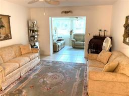 Picture of 390 301 Boulevard W Unit 27B, Bradenton, FL 34205