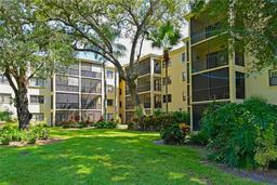 Picture of 315 30Th Avenue W Unit B311, Bradenton, FL 34205