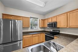 Picture of 810 NW 19Th Avenue Unit 206, Gainesville, FL 32609