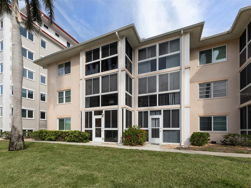 Picture of 200 The Esplanade N Unit C17, Venice, FL 34285