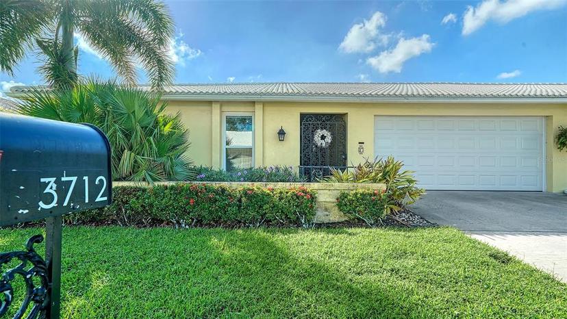 Picture of 3712 Hampshire Lane Unit 5623, Sarasota FL 34232