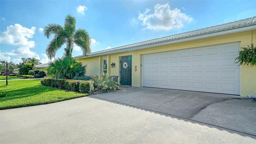 Picture of 3712 Hampshire Lane Unit 5623, Sarasota FL 34232