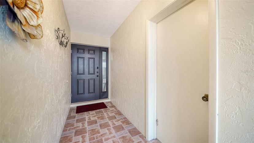 Picture of 3712 Hampshire Lane Unit 5623, Sarasota FL 34232