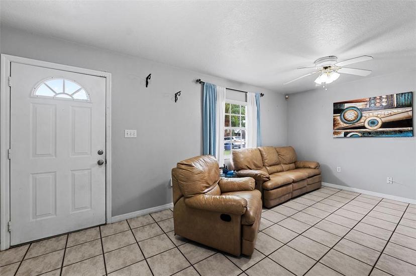 Picture of 3334 W Heiter Street, Tampa FL 33607