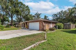 Picture of 4042 Stonehenge Road, Mulberry, FL 33860