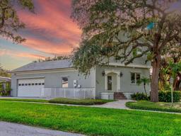 Picture of 518 Riverside Drive, Tarpon Springs, FL 34689