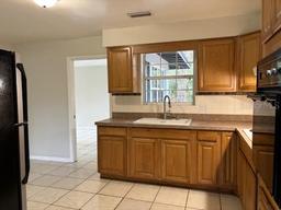 Picture of 2405 NW 46Th Terrace, Gainesville, FL 32606