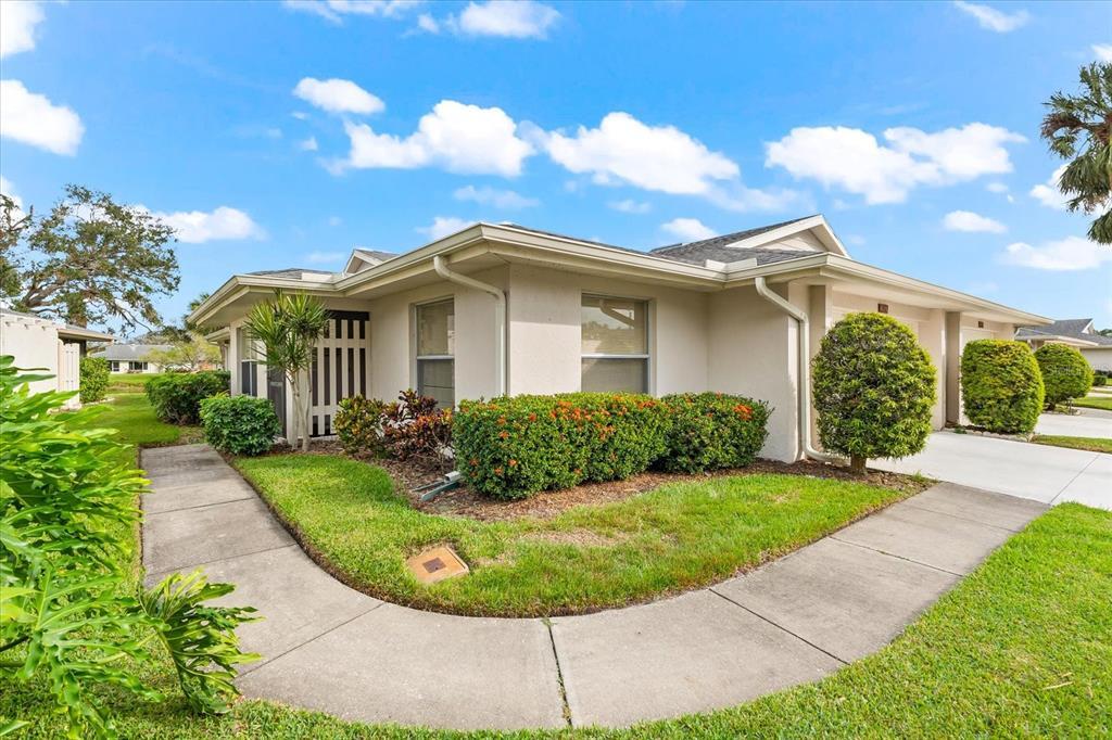 Picture of 4156 Bowling Green Circle Unit 28, Sarasota, FL 34233