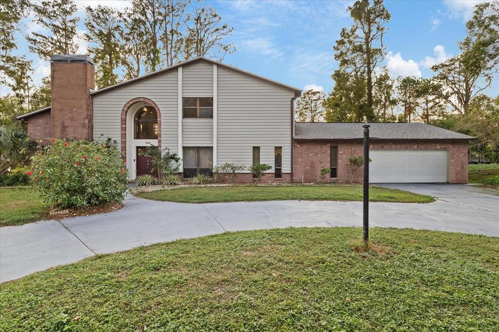 Picture of 223 S Riverhills Drive, Temple Terrace, FL 33617