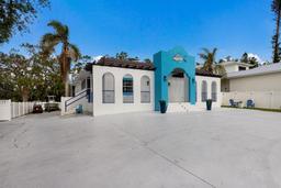 Picture of 1521 Siesta Drive, Sarasota, FL 34239