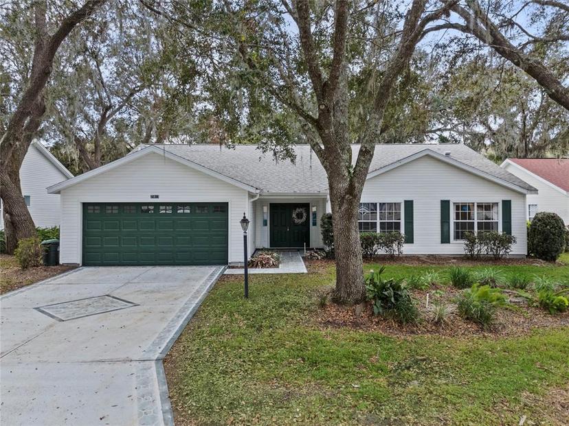 Picture of 25813 Glen Eagle Dr, Leesburg FL 34748