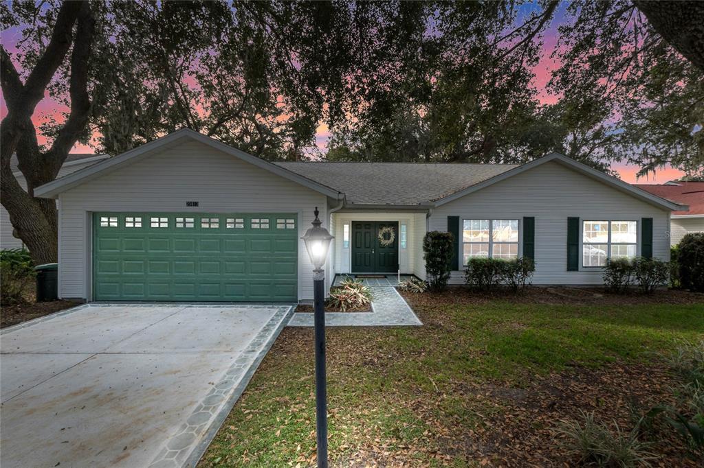 Picture of 25813 Glen Eagle Dr, Leesburg, FL 34748