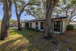 Picture of 2227 Willowbrook Drive, Clearwater, FL 33764