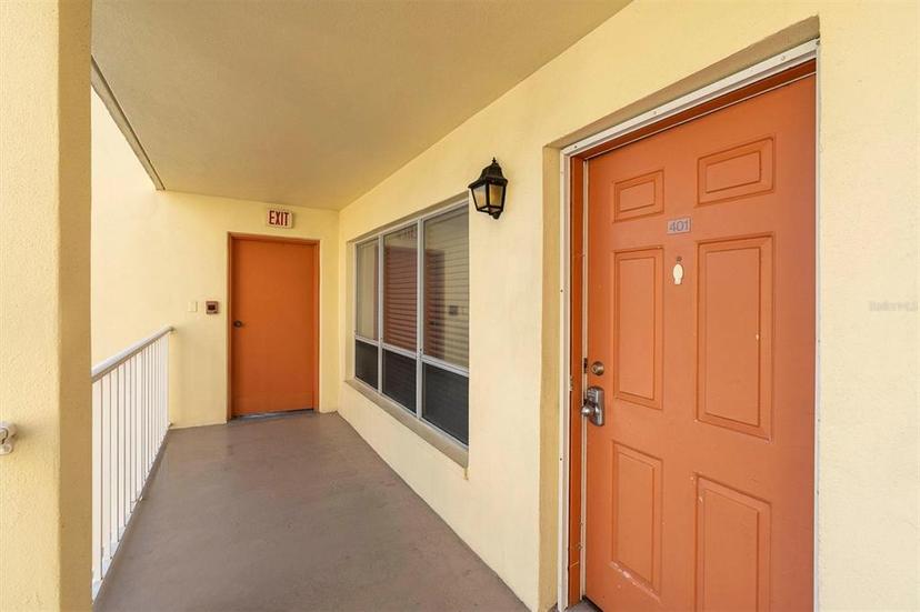 Picture of 9000 Commodore Drive Unit 401, Seminole FL 33776