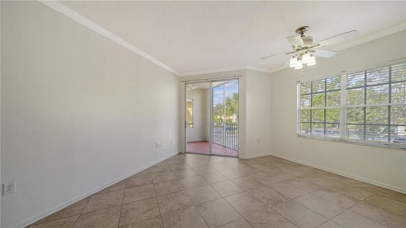 Picture of 5450 Bentgrass Drive Unit 5-203, Sarasota FL 34235