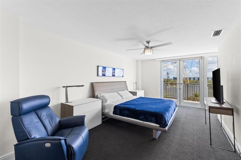 Picture of 800 N Tamiami Trail Unit 321, Sarasota FL 34236