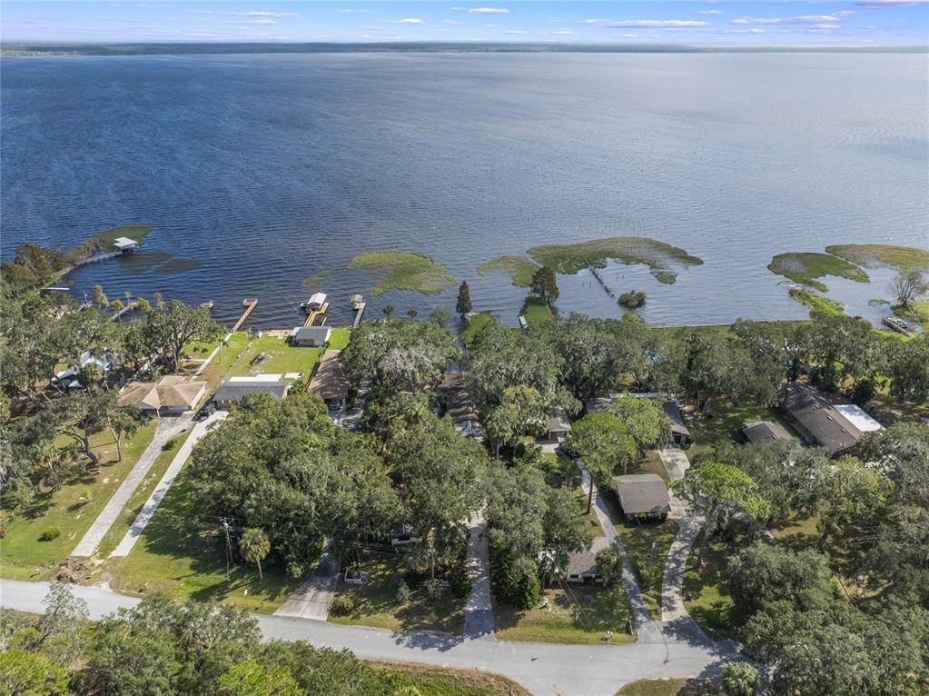 Picture of 11052 W Beach Parkway, Lake Wales, FL 33898