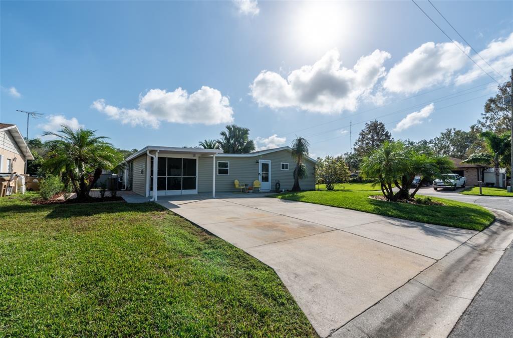 Picture of 26608 Bermuda Drive, Tavares, FL 32778