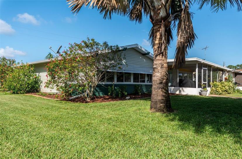 Picture of 26608 Bermuda Drive, Tavares FL 32778