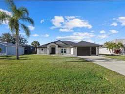 Picture of 39 Long Meadow Court, Rotonda West, FL 33947