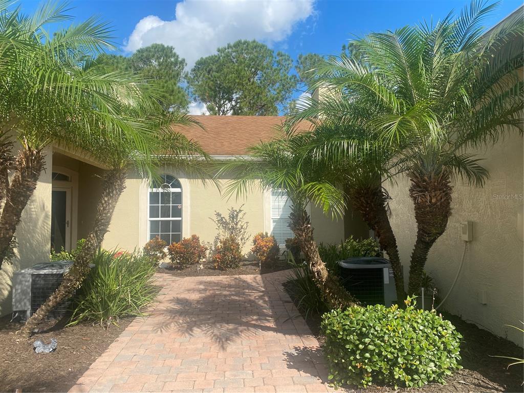 Picture of 1561 Vienna Square Drive, Winter Haven, FL 33884