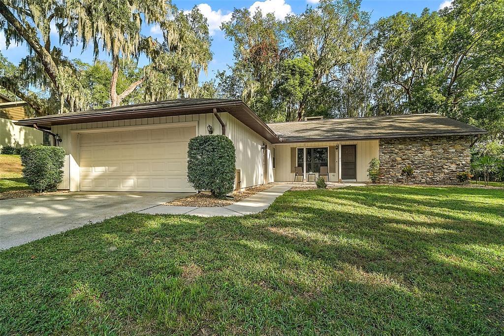 Picture of 1231 Palmetto Circle, Eustis, FL 32726