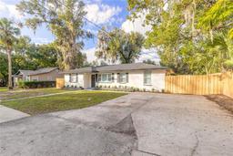 Picture of 735 E Carolina Avenue, Deland, FL 32724